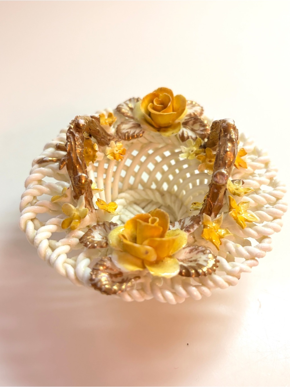 Capodimonte Style Spaghetti Porcelain Mini Basket Yellow Rose Floral Encrusted